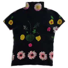 【美品】me ISSEY MIYAKE フラワーフェイス プリーツトップス ブラック ミーイッセイミヤケ 2000000026244のサムネイル