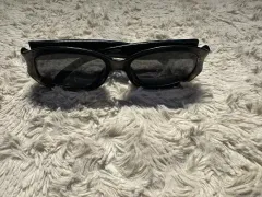 状態良好、おしゃれなValentinoイタリア正規品サングラス出品のサムネイル