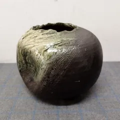 信楽焼　花瓶　花器　インテリア雑貨　陶器　濃灰色　L2459のサムネイル