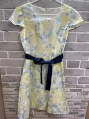 【B3-48】◇PATTERN サイズM ワンピース　イエロー　花柄のサムネイル