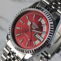 セイコー5オーバーホール済デイ表示自動巻ヴィンテージ70Sレッド 稼働品 SEIKO セイコー5 自動巻き ヴィンテージ レッド文字盤サン