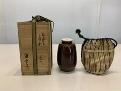 笹田有祥 肩衝茶入 仕覆 西陣織 十彩間道姫松手 共箱 栞 美品 笹田有祥 肩衝茶入 仕覆 西陣織 十彩間道姫松手 共箱 栞 美品 - メルカリ