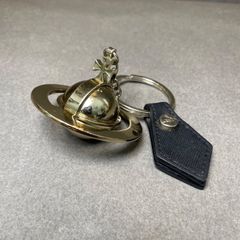 Vivienne Westwood ラウンド オーブ キーホルダー ガンメタ - メルカリ