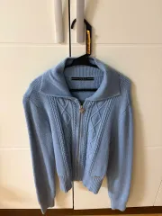 GUESS カーディガン スカイブルーのサムネイル