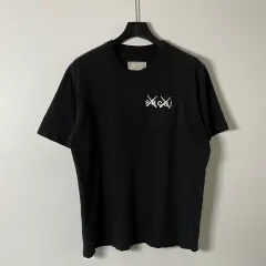 SACAI × KAWS ポケット付き半袖Tシャツ (on 1198)のサムネイル