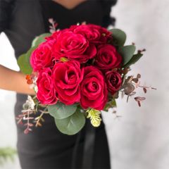 コーラルピンクローズのクラッチブーケ　結婚式　前撮り　ブートニア付き　バラ コーラルピンクローズのクラッチブーケ 結婚式 前撮り ブートニア付き