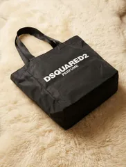 DSQb3　新品未使用 DSQUARED2　ディースクエアード　ノベルティバッグのサムネイル