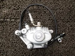 ハーレー XL1200C フロントキャリパー ●B9357！CT3 ハーレーダビッドソン 【 CT3 】 Harley Davidson FI インジェクションのサムネイル