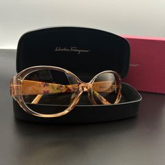 新品✨Ferragamoフェラガモ サングラス キャラメルケース箱付き - メルカリ