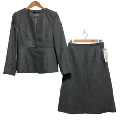 未使用 DAKS ダックス カシミヤ ノーカラージャケット スカート セットアップ スーツ サイズ38 グレー レディース 古着 中古 USEDのサムネイル