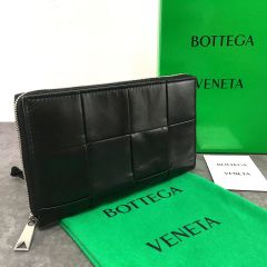 美品 BOTTEGA VENETA カセット マキシイントレチャート 長財布
