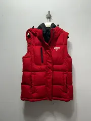 GUESS 赤 ダウン ベスト Mのサムネイル