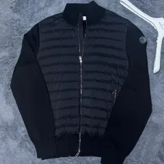 22-23年式/L MONCLER モンクレール ブラックワッペン きム·ヒョヌ ダウンのサムネイル