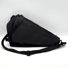 MOUSTACHE ムスタッシュ トライアングル型 ボディバッグ BIP-0355【クーポン利用で、10%OFF（割引上限 1,000円）】のサムネイル