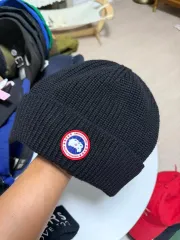 Canada Goose(カナダグース) ブラック ゴージ ビーニーのサムネイル
