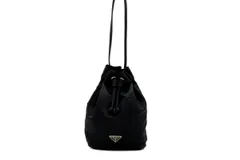 プラダ 巾着 ポーチ ミニ ショルダーバッグ 手提げ鞄 三角ロゴプレート Unisex ナイロン 黒 ブラック PRADA 7118hのサムネイル