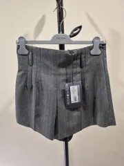 PRADA プラダ 正規品 ショートパンツ P214I 新品 38sサイズ 出品 デパート 正規品のサムネイル