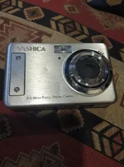 YASHICA EZ Digital F927 デジカメ 本体のみ ジャンク品のサムネイル