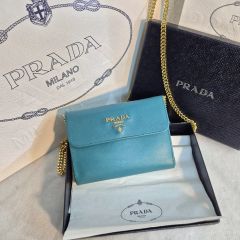 レア美品✨️プラダ◇RFIDコンパクト三つ折り財布 マルチカラーペール