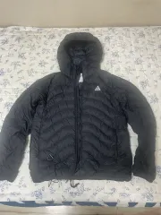 ナイキ ACG 軽量ダウンのサムネイル
