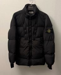 美品 STONE ISLAND ダウン アウター ロゴ シームレス ワッペン 黒