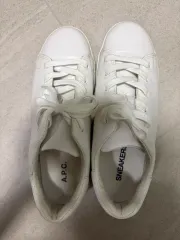 A.P.C. アーペーセー 白 スニーカー 245 38サイズのサムネイル
