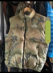 (唯一実物) THE NORTH FACE ザノースフェイス カモフラージュ 必須アイテム ベスト ダウン XL 圧倒 ALLRIGHT センターロゴのサムネイル