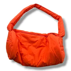 参考上代23,100円 未使用品 OLEND Puffy Duffle Bag パフィーダッフルバッグ ショルダーバッグ オレンド コーラル オレンジ 2398G1のサムネイル