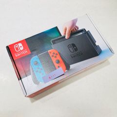 新品、印なしです(^^) Nintendo スイッチネオン 8台セットです！ HAC-001 箱付 内箱なし 美品 Nintendo Switch ネオンブルー ネオン