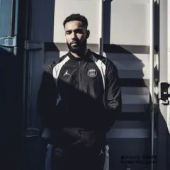 PSG パリ・サンジェルマン x ジョーダン アンサンブルジャケット 100サイズ (海外Mサイズ)のサムネイル