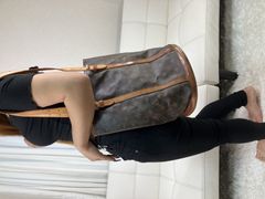 ヴァレンティノ スタッズ レザーブレスレット ゴールド 全長21.6cm 腕 