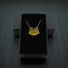 イエローフローライト×猫チャーム ネックレス｜太陽みたいにやわらかい色【箱付き・送料無料】のサムネイル