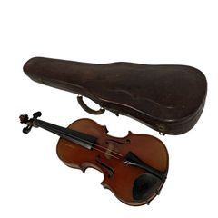 Antonius Stradivarius violin, made in Germany. Year of manufacture unknown. Stringed instrument. Violin. Junk condition. B11374516