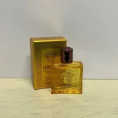 新品未使用ヴェルサーチェ　エロスエナジー　オードパルファム  ミニ 5mlのサムネイル
