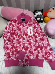 A BATHING APE ピンク スタジャンのサムネイル