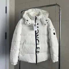 【新品未使用】MONCLER （モンクレール）白  ダウンジャケットのサムネイル