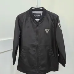 110 キッズ GUESS ゲス ブラック ブルゾン ジャケットのサムネイル