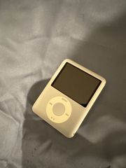 ジャンク Apple iPod 第5世代 30GB ホワイト MA002J/A - メルカリ