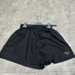 プラダ ナイロン ハーフパンツ ブラック フリーサイズのサムネイル