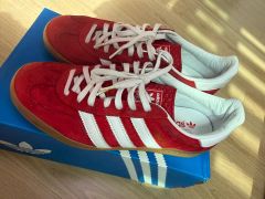 セール中adidas スニーカーガゼルインドア スエード赤23cm - メルカリ