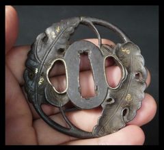 刀 鉄鍔 金象嵌 武具 刀装具 脇差 日本刀 刀剣 葉模様 透かし鍔 - メルカリ