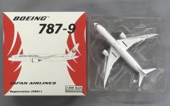 JAL Boeing 777-346 1/400 がんばれニッポン！ - メルカリ