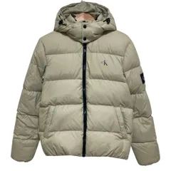 美品 Calvin Klein Jeans カルバンクラインジーンズ ロゴパッチ付き ダウンジャケット サイズS ベージュ メンズ 古着 中古 USEDのサムネイル