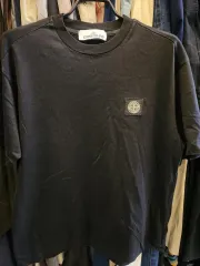 ストーンアイランド ブラック 半袖 Tシャツのサムネイル