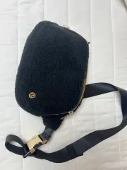 ルルレモン フリース クロスバック ブラックのサムネイル