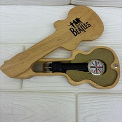 THE BEATLES TIMEPIECES 腕時計 未使用木製ギタースタンド付 - メルカリ