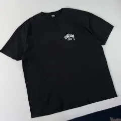 STUSSY ステューシー グアム ストックロゴ ブラック 半袖Tシャツのサムネイル
