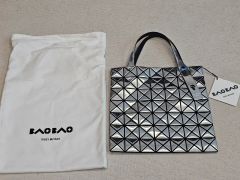 BAOBAO illusion シルバーベース 7×7 スモールサイズ - メルカリ