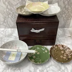 【新品未使用】夢桜　桐タンス付き取り分け揃のサムネイル
