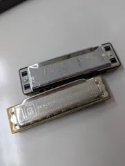 トンボ楽器製作所の10ホールズハーモニカとホーナー社のBlues Harp（ブルースハープ）のサムネイル